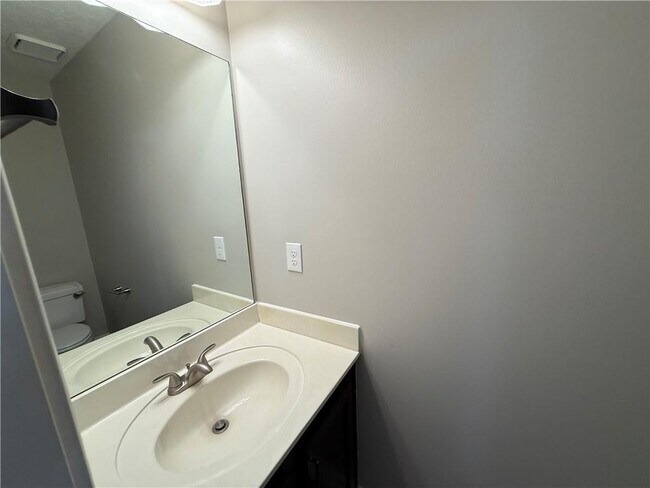 Building Photo - 979 Sugar Crossing Ln