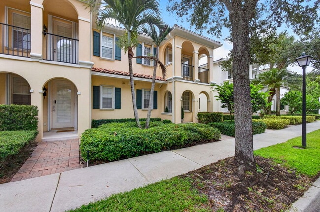 Building Photo - 213 Barcelona Dr
