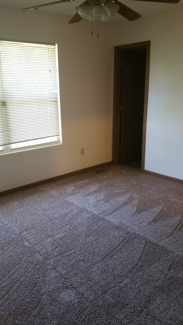 Building Photo - Great 3 Bedroom House Near Lake Shawnee
