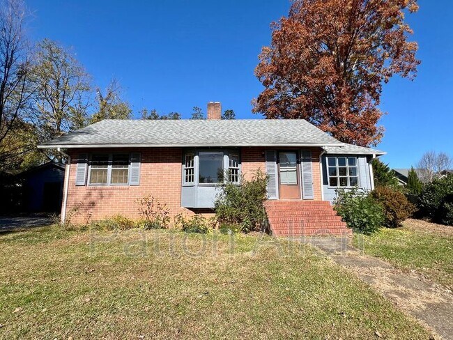 Building Photo - 15 Allen Ave