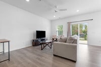 Building Photo - 2 Saltford Ln