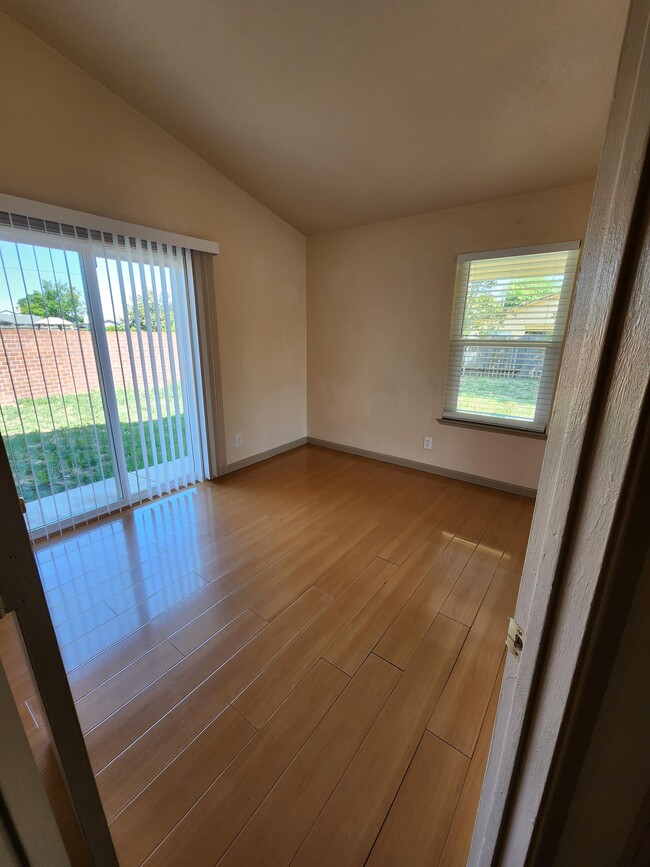 Building Photo - 4570 Armadale Way