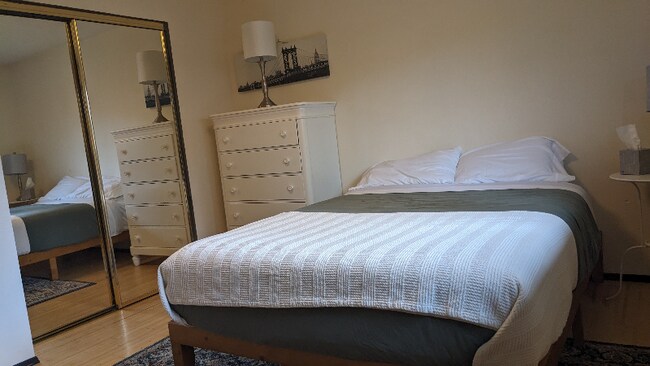 Building Photo - 1524 NE Junior St