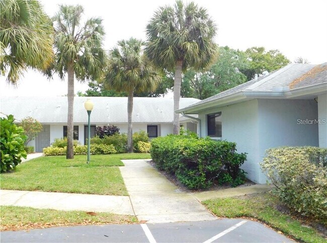 Primary Photo - 2733 Countryside Blvd