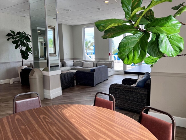 Building Photo - 4250 Galt Ocean Dr