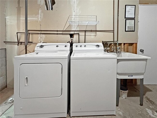 Building Photo - 9700 Thomas Ave N