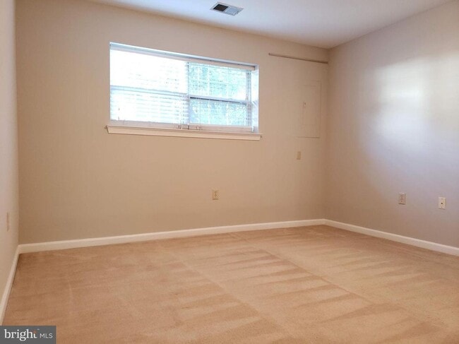 Building Photo - 2203 Montauk Dr