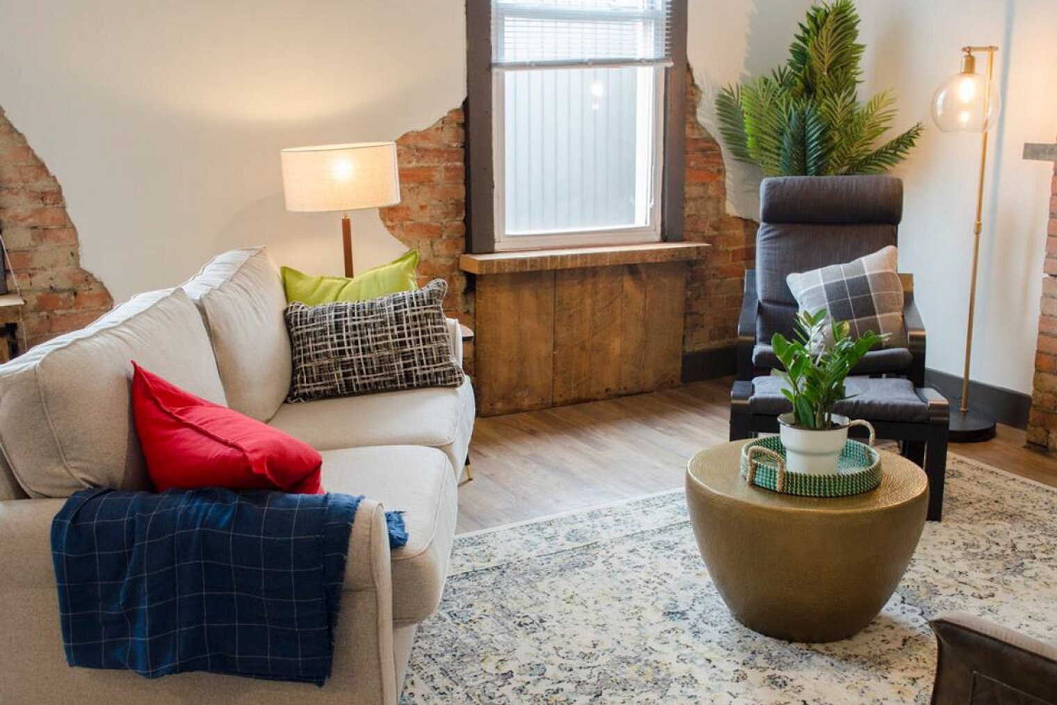 Building Photo - 1424 Pleasant St