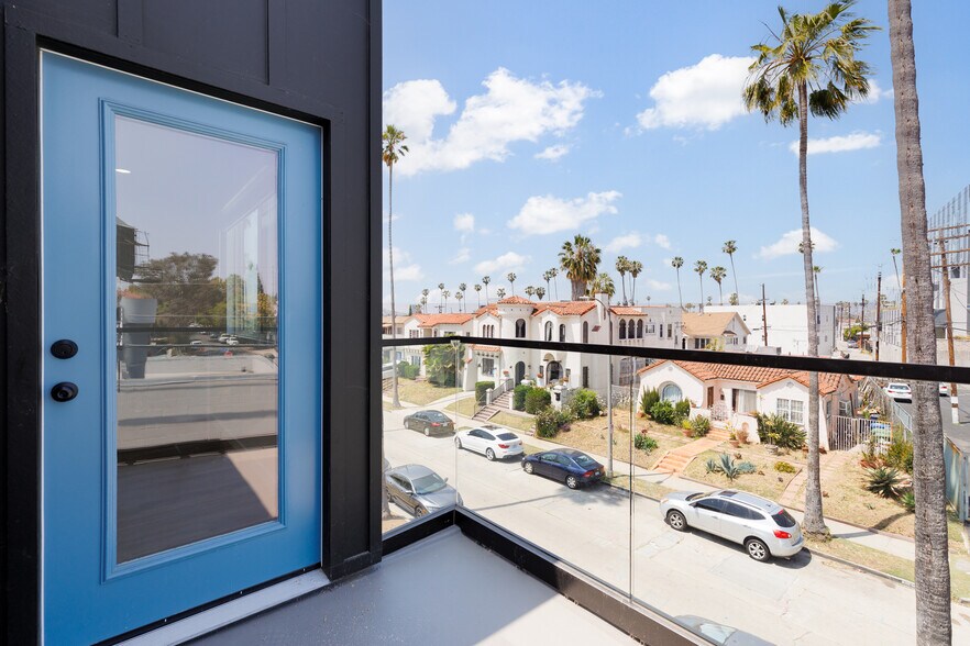 Building Photo - 1416 S Orange Dr