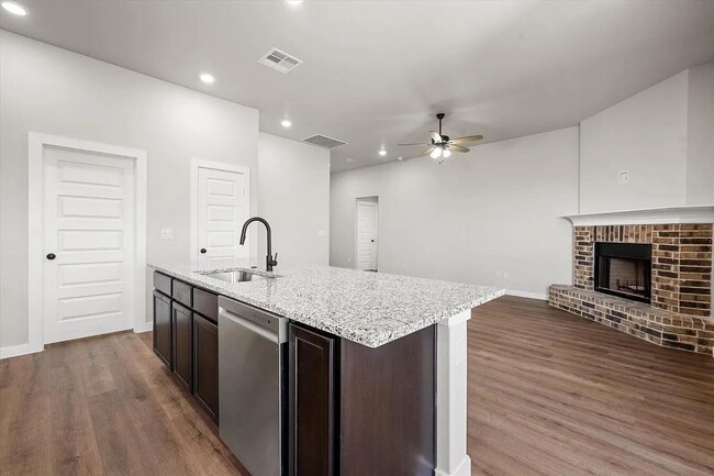 Building Photo - 2916 Corpus Ave