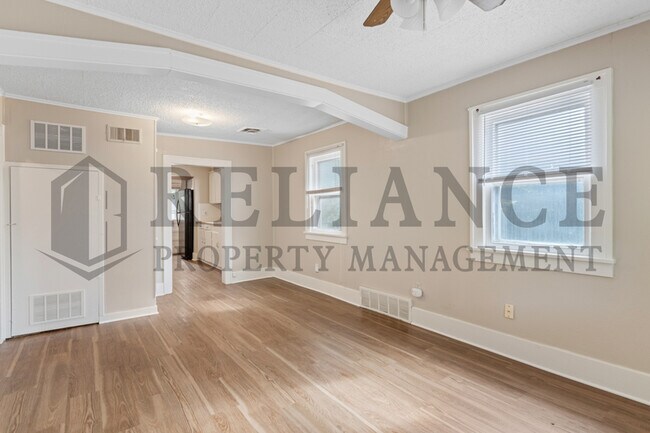 Building Photo - 222 S Edwards Ave