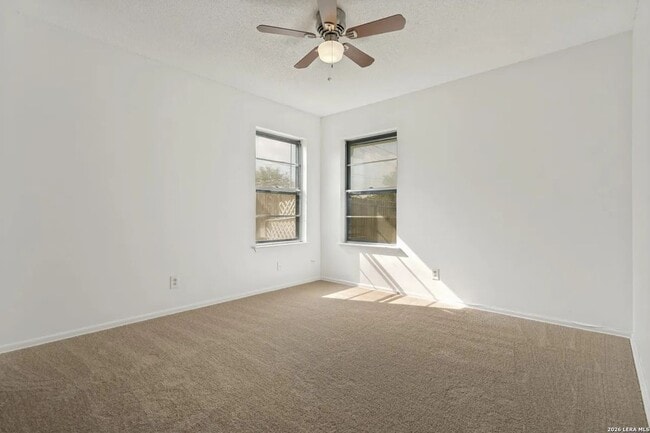 Building Photo - 207 Balboa Dr