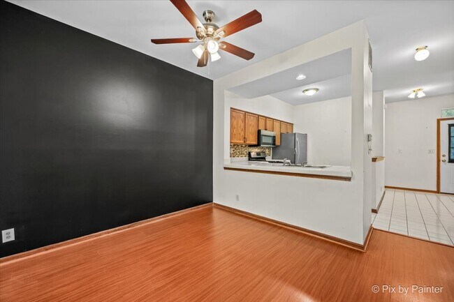Building Photo - 1462 Division Ct