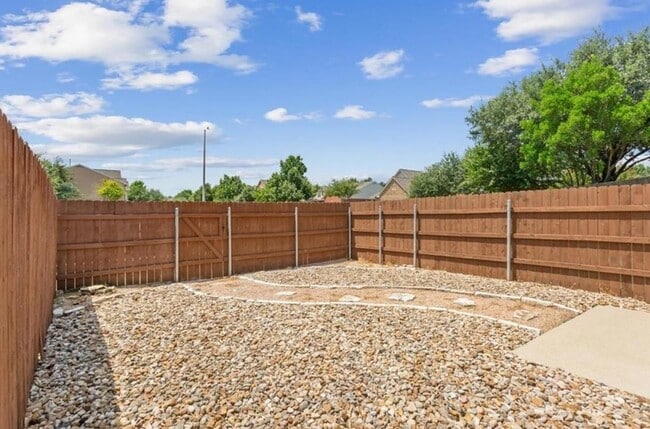 Building Photo - 97 Verde Ranch Loop