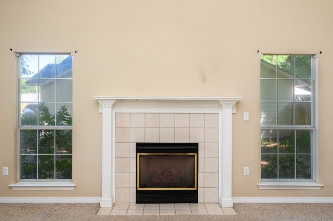 Building Photo - 4863 Kensington Ln