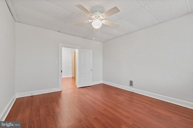 Building Photo - 733 S Conkling St