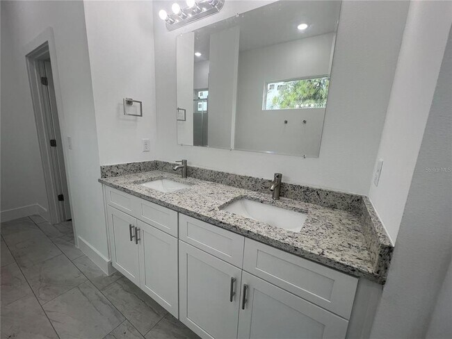 Building Photo - 17 Beam Ct