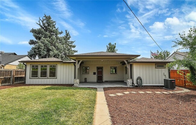 Building Photo - 3BD, 3BA Home Near Central Park with Bonus Casita