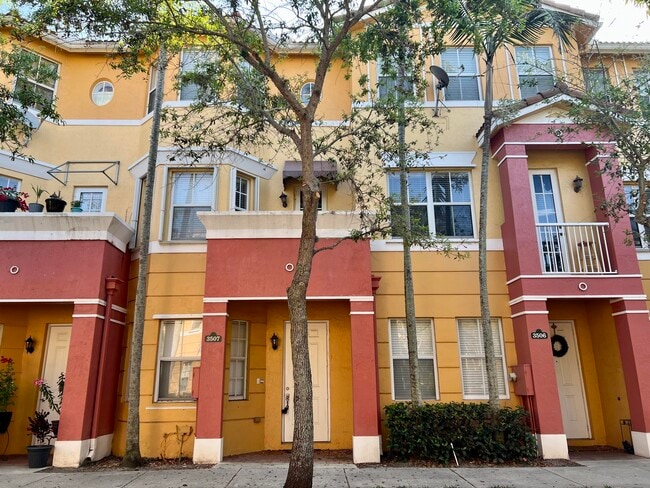 Building Photo - 3507 Shoma Dr