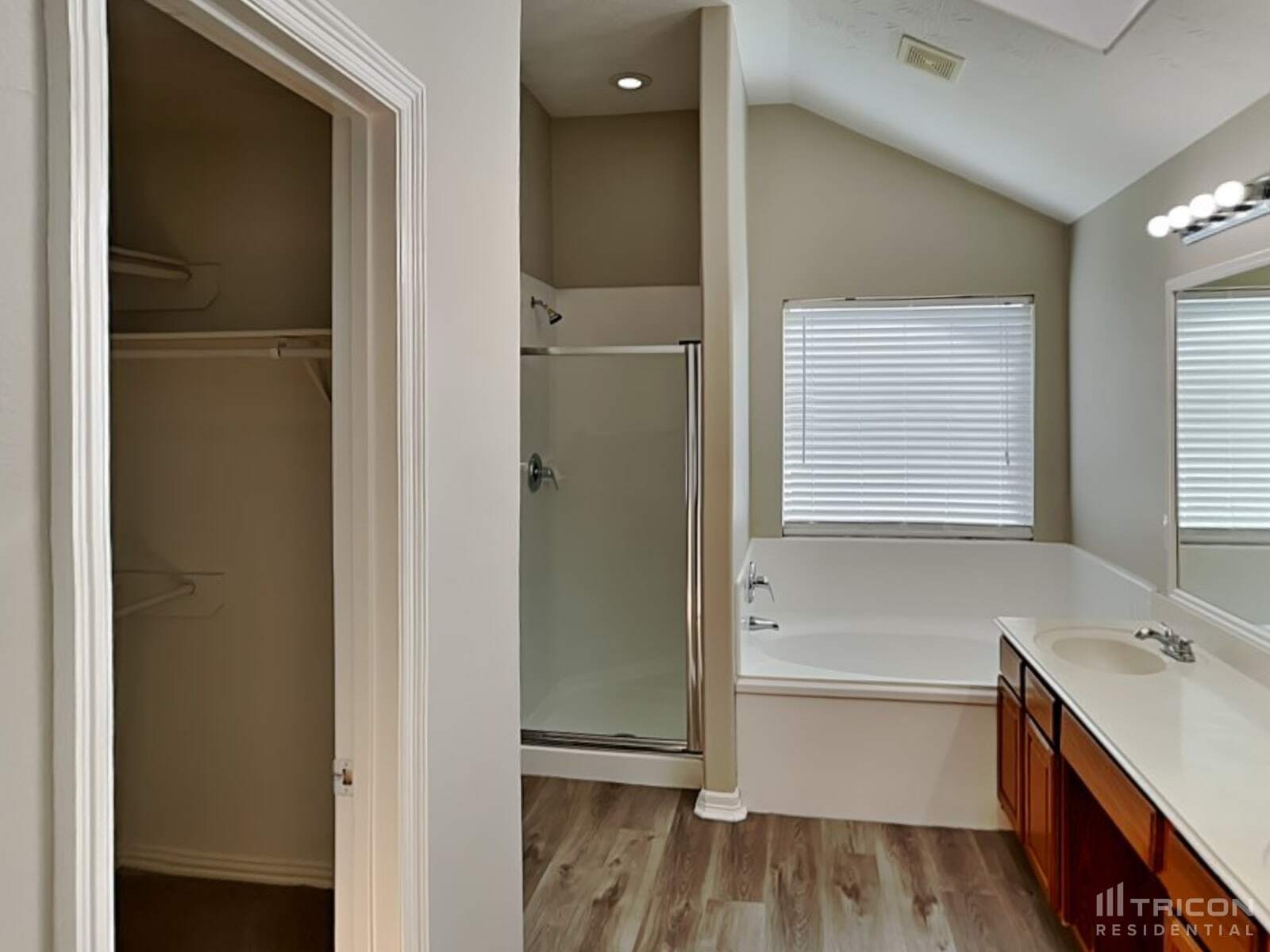Building Photo - 24022 Holleygate Ct