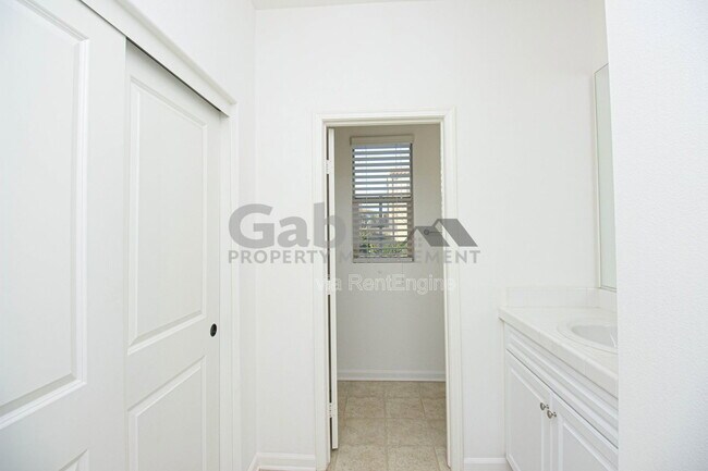 Building Photo - 21916 Moveo Dr