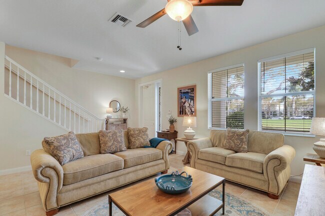 Building Photo - 1323 N Jeaga Dr