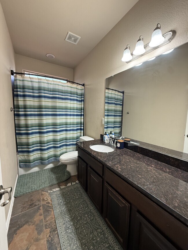 Building Photo - 805 Gallantry Ln