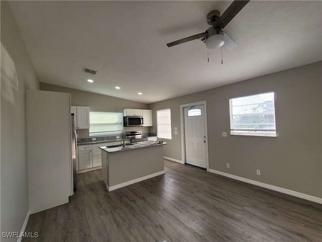 Building Photo - 5453 Avenue E