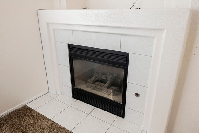 Building Photo - Honey, I’m Home! This Lovely 3 Bedroom, Two-Story Home Is Located In Summerlin.