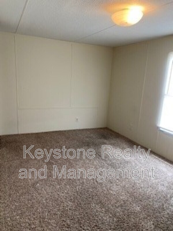 Building Photo - 141 Mace Ln