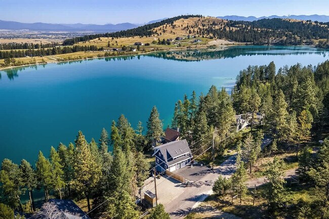 Building Photo - 402 N Foys Lake Dr