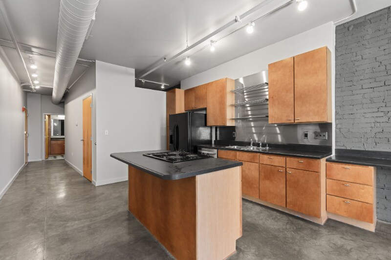 Building Photo - 1006 Olive St