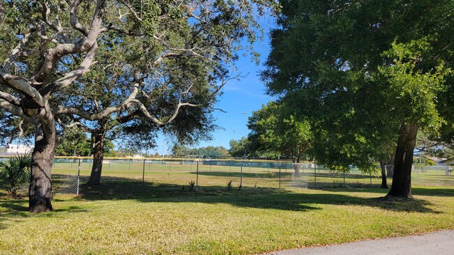 Building Photo - 1353 Westover St