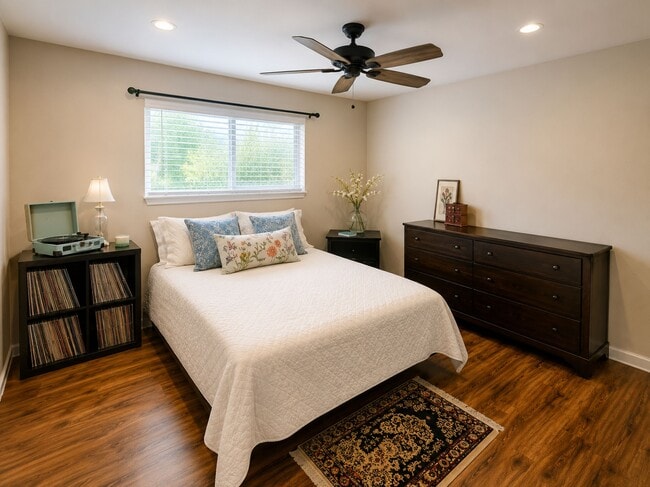 Building Photo - 820 Blue Bell Ct