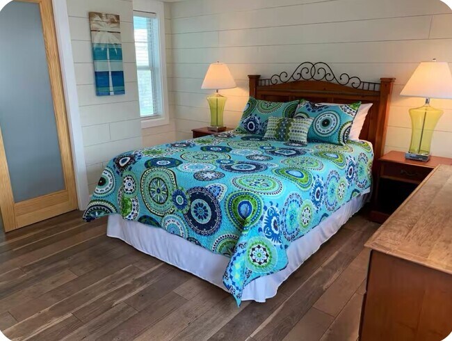 Building Photo - 911 11th St