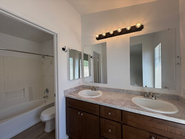 Building Photo - 6124 Malaga Ct