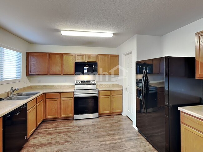 Building Photo - 715 Rodeo Ranch