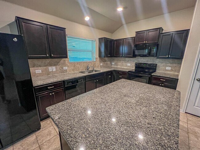 Building Photo - 324 Druse Ln