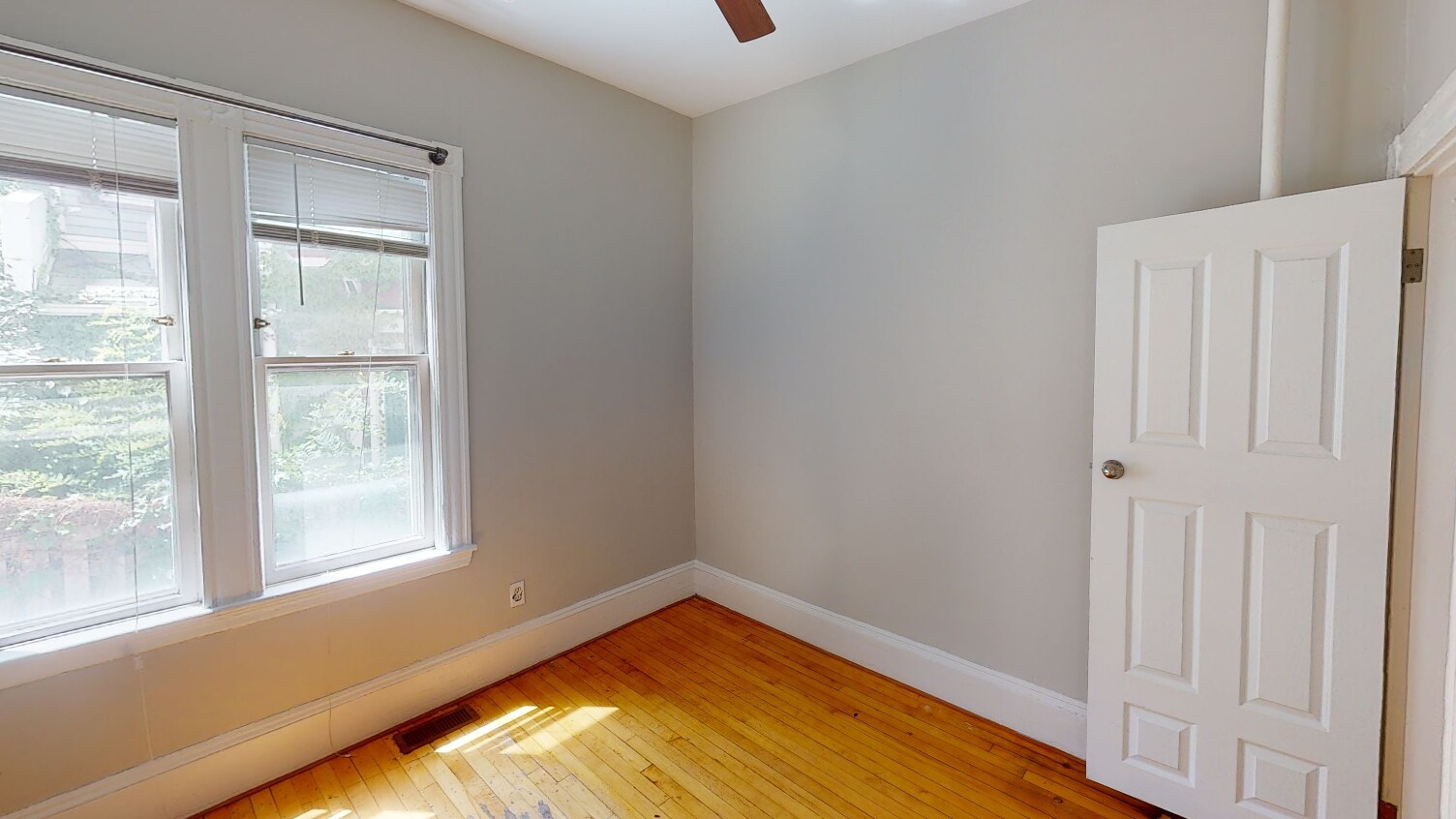 Building Photo - 13 Pleasant St