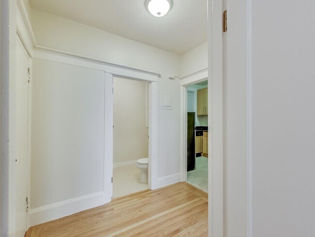 Building Photo - 655 Hyde St