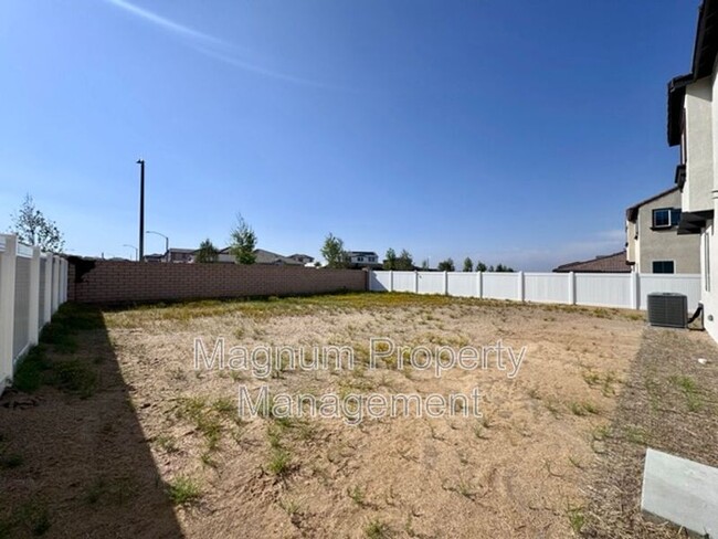 Building Photo - 30769 Valley Heights Dr.