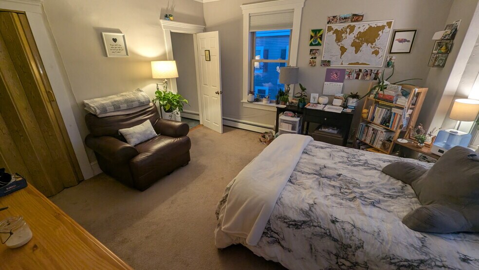 Building Photo - 13 Home St