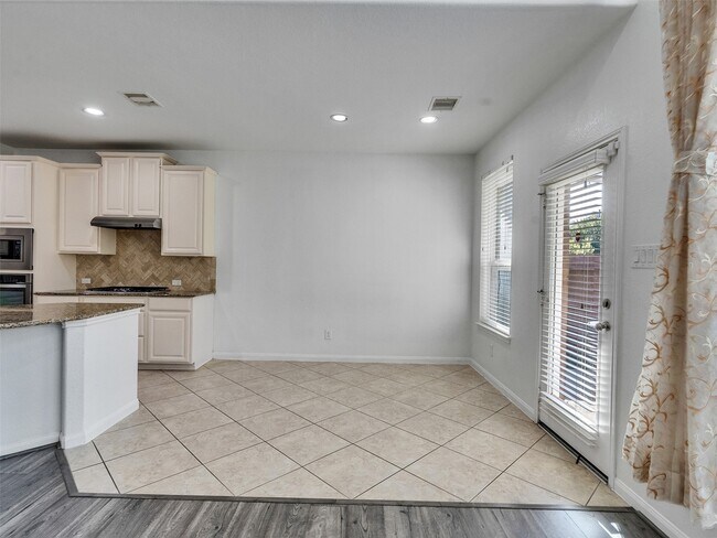 Building Photo - 28655 Maple Red Dr