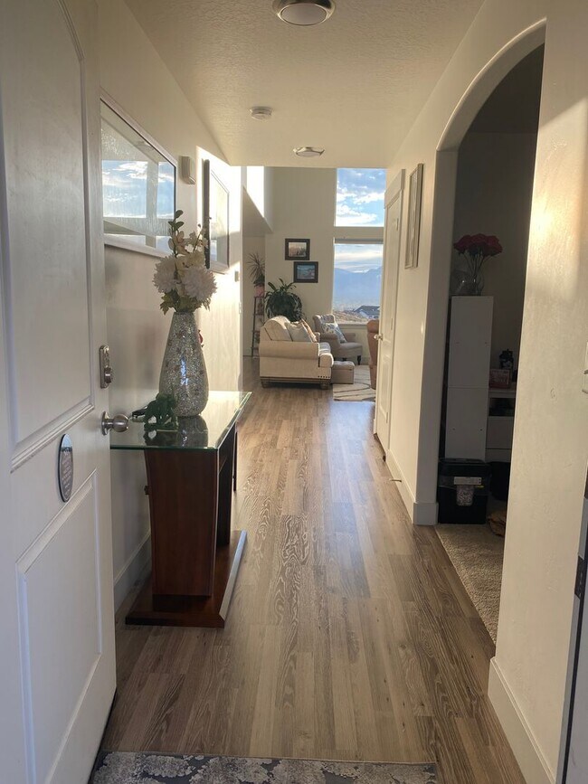 Building Photo - Lovely Home For Rent In Saratoga Springs, UT