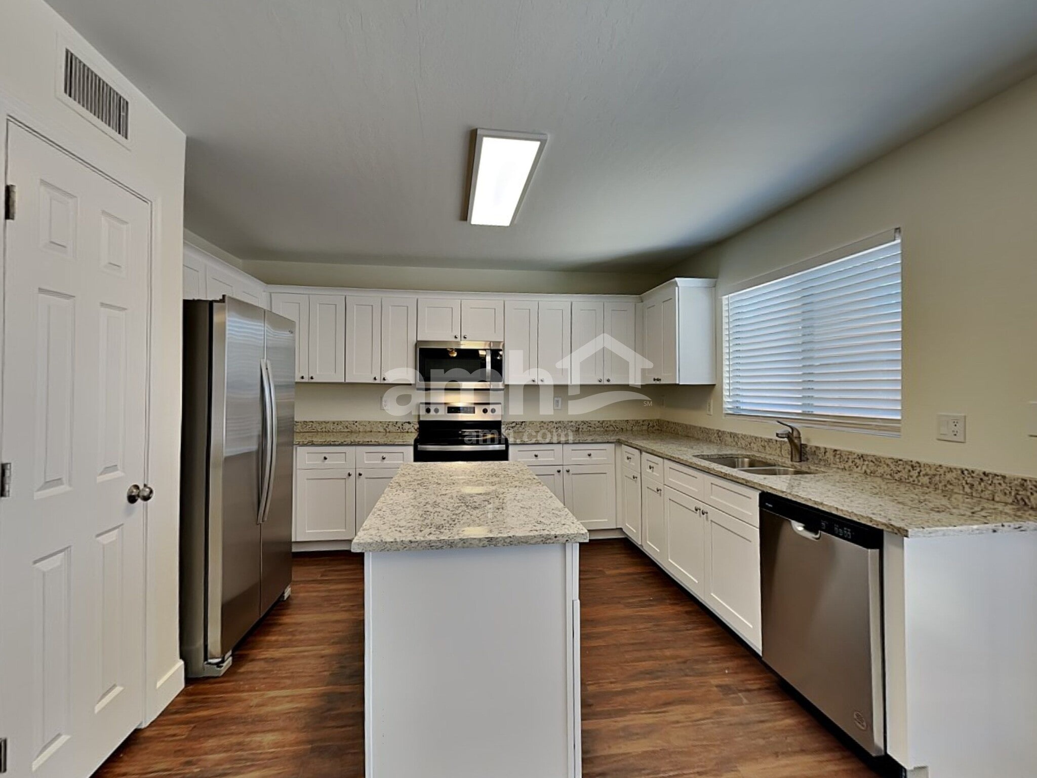 Building Photo - 5230 W Ian Dr