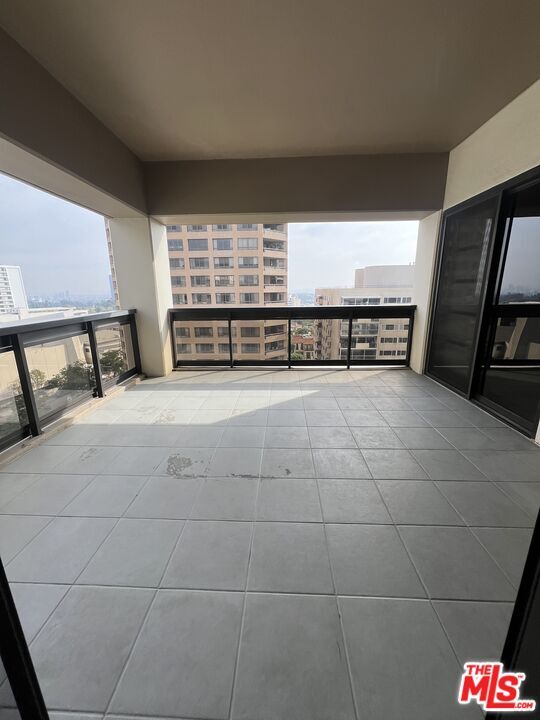 Building Photo - 10445 Wilshire Blvd