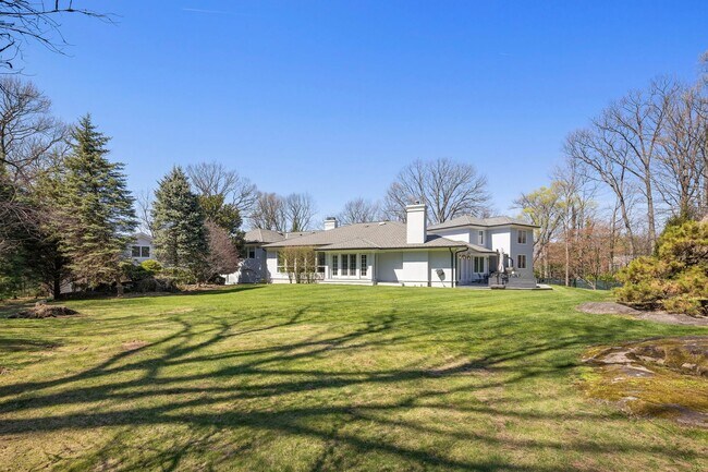 Building Photo - 425 Highview Rd