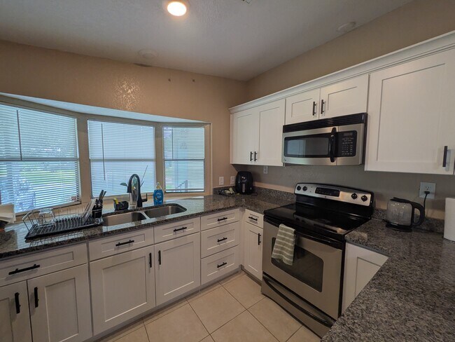 Building Photo - 2737 Cranmoor Dr