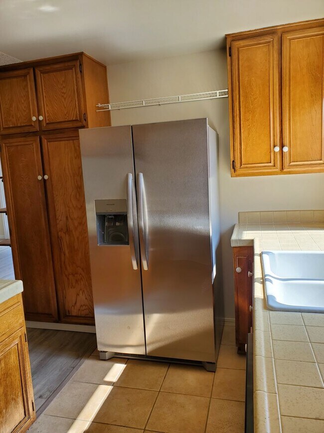 Building Photo - EASTER WAY - LOCATED NEAR UCSD IN UTC!  MO...