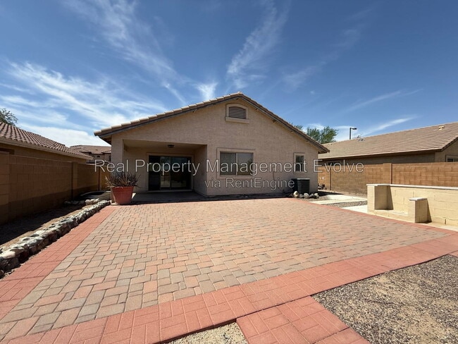 Building Photo - 7105 S 251st Dr